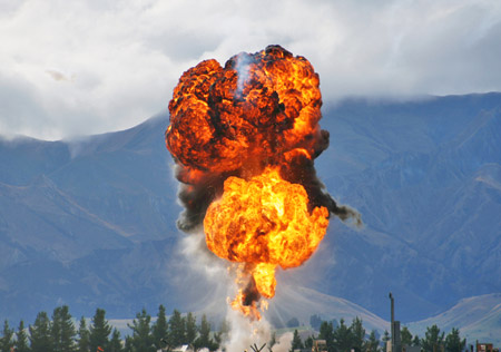  爆破、化爆、風洞試驗